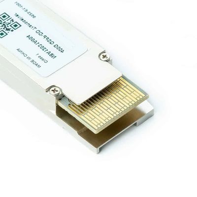 40 Gbit/s QSFP+ bis 4 x 10 Gbit/s SFP+ Active Optical Cable (AOC) Breakout MSA Standard Compliant